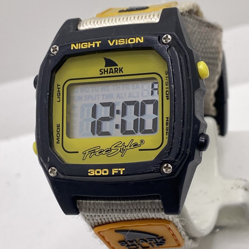 Freestyle Shark Night Vision Unisex Surfing Beach Watch New Battery